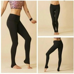 NWT Teeki Solid black leggings XS
